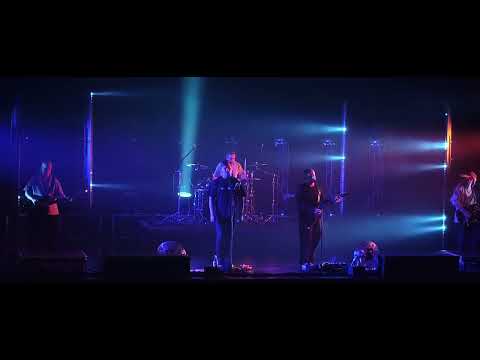 Видео: В этих домах