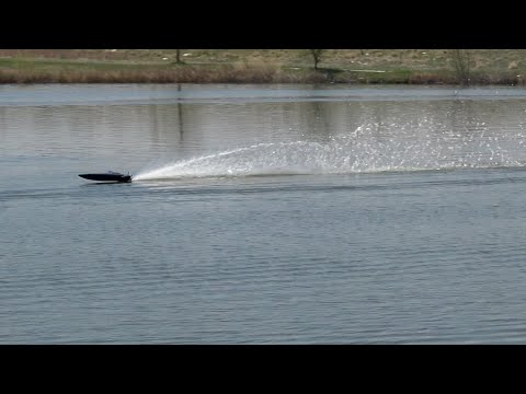 Видео: 17-я гонка в субботу, гонки на катерах RC Firestone, апрель 2025 г.