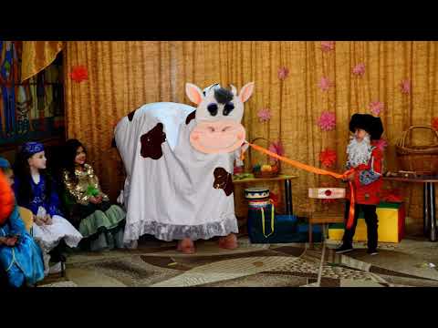 Видео: Веселая сценка с осеннего утренника