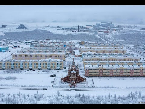 Видео: Северный город Удачный - очень холодный, но невероятно красивый город Якутии