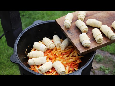 Видео: МЯСНЫЕ УЛИТКИ НА ОВОЩНОЙ ПОДУШКЕ В КАЗАНЕ НА КОСТРЕ