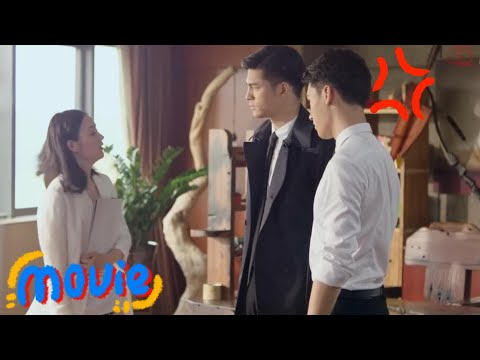 Видео: Охранника заговаривают несколько красавиц, он делает вид, что безразличен, и закатывает глаза!