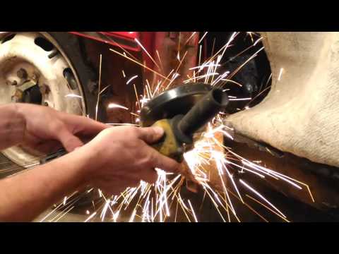 Видео: Жигули 2103. Качественная замена порогов. Восстановление коробов. Тряпки в отверстиях!