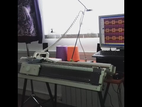 Видео: Вязание пресса на компьютерной вязальной машине Сильвер