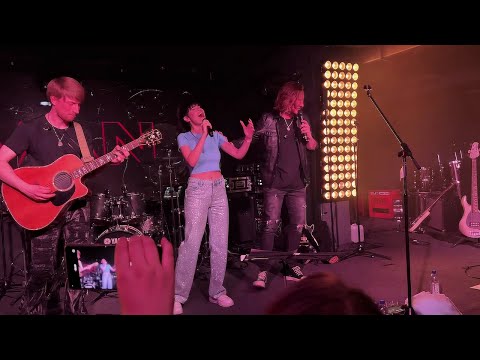 Видео: Диана Анкудинова & IVAN – О чем ты думаешь?