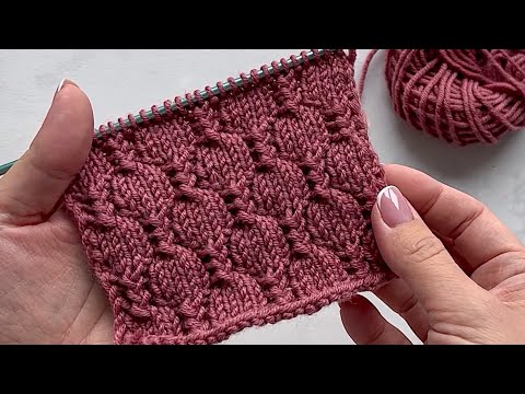 Видео: Шикарный узор для свитеров и кардиганов! Вяжется очень просто, по кругу и поворотными рядами!