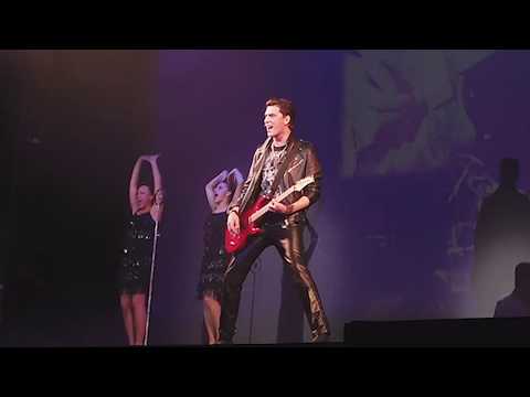 Видео: Кирилл Гордеев — Ведьма-речка [Хиты Бродвея, 01.03.2020]