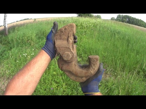 Видео: НЕ ПОЖАЛЕЛ, ЧТО ОСТАНОВИЛСЯ НА КРАЮ ЭТОГО ПОЛЯ! НАШЁЛ ТЯЖЁЛЫЕ ТРАКТОРНЫЕ ЗАПЧАСТИ!