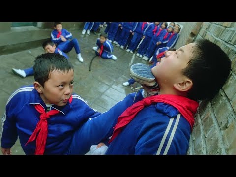 Видео: Сыныптастары бұл жігіттің, Мықты Гангстердің ұлы екенін білмеді / казакша кино / кино шолу