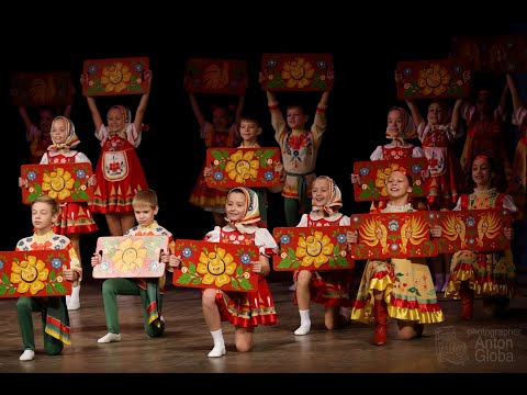 Видео: Городецкие досточки, ансамбль "Школьные годы". "Gorodetsky things", ensemble "School years".