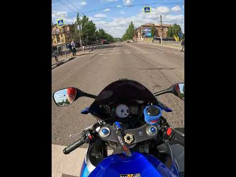 Видео: Вперше сів на SUZUKI GSX-R600. Любительський тест-драйв.