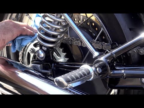 Видео: Triumph T120, Как чистить и смазывать ЦЕПЬ МОТОЦИКЛА, Метод глубокой очистки!