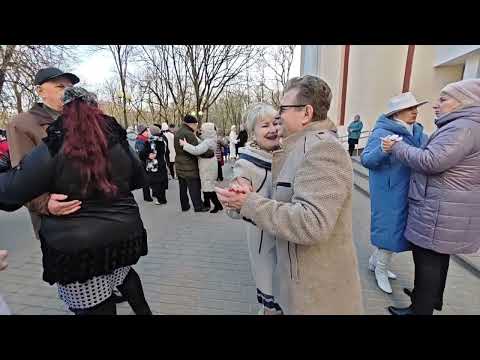 Видео: 8.03.24г..."ПРОСТИ ЛЮБИМАЯ"... гр. Курнуц... в Гомельском парке на танцполе...