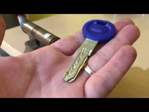 Видео: (15)Вскрытие цилиндра Пандора с змейкой. Москва и Подмосковье..+79161483868