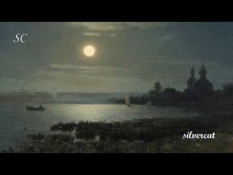 Видео: "Над окошком месяц..."- Russian Folk Song