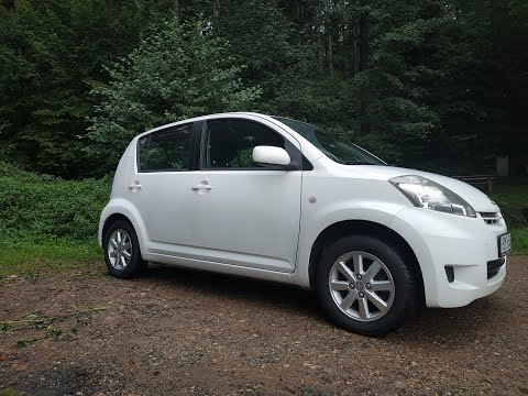 Видео: Обзор  Дахатсу Сирион (DAIHATSU SIRION) 2009 г.в. 1.3 бензин