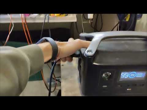 Видео: Ecoflow River обзор разборка ремонт замена батареи.