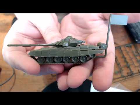 Видео: HOT WAR # 4 Битва за нефть распаковка БТР-80 и Т-72Б (by злая жаба)