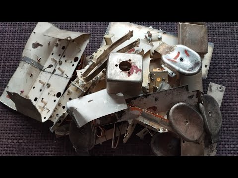 Видео: Снятие посеребрения с крупных деталей економным способом. Серебро с корпусов приборов.