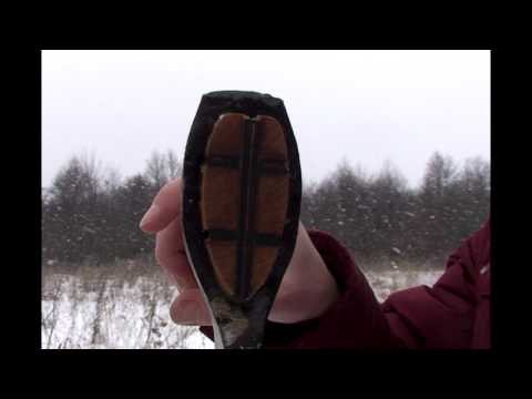 Видео: Как насадить топор на топорище