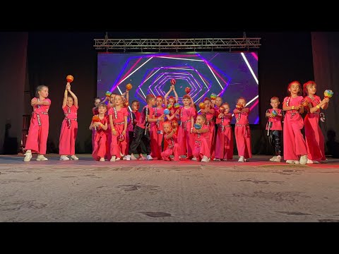 Видео: танець " Чупа чупс "