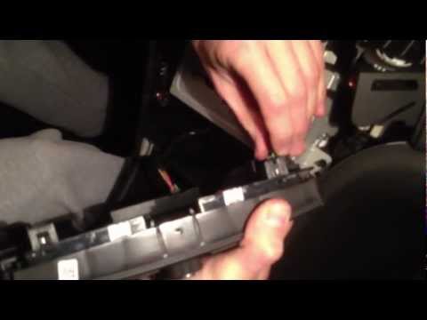Видео: Разборка центральной консоли Opel astra J GTC 2011-2015 г.в. Ч 2