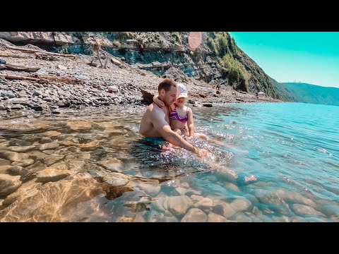 Видео: Первый заход в море. Не смогли купаться на гальке