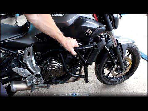 Видео: Yamaha MT 07  2014 года  Установка дуг безопасности CRAZY IRON