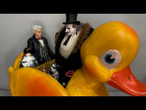 Видео: Обзор автомобиля и фигурки «Утка с пингвином» из вселенной DC Multiverse!