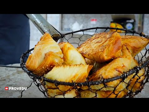 Видео: Как готовят самсу самаркандские пекари. Сочная слоеная самса прямо из тандыра. Узбекистан. Provedu