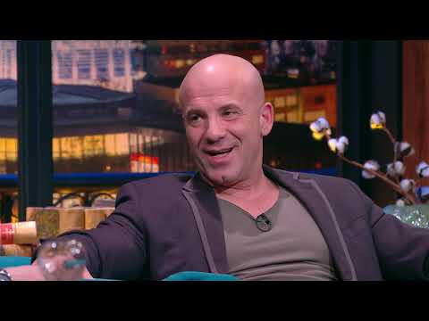 Видео: Шоуто на Николаос Цитиридис: Енчо Керязов - или кое е общото между цирка и политиката