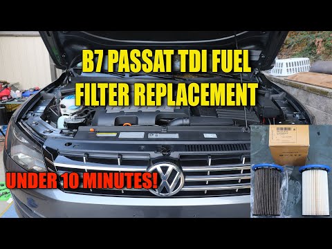 Видео: Замена топливного фильтра на VW Passat TDI B7 2012-2015 годов (быстрый метод). Сканер не требуется!