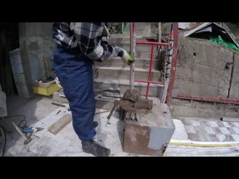 Видео: Изготовление фиксирующих ремней для ульев 2016.