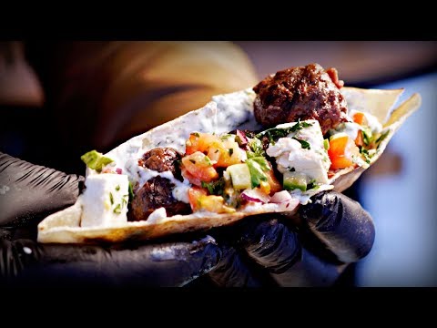 Видео: Тефтели гриль с мятным соусом в пите | Гриль рецепт 🔥🔥🔥