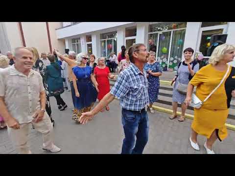 Видео: 14.09.24г..."А Я Рыбалочку Люблю"... Виктор Кузнецов... звучит на танцполе в Гомеле...