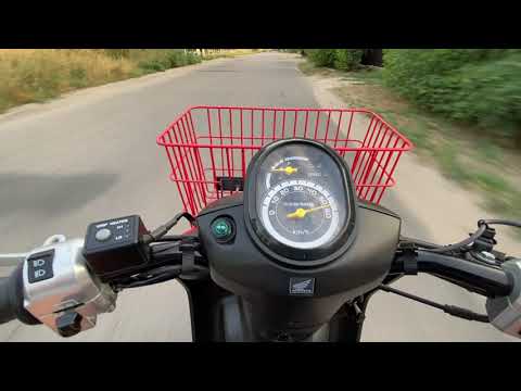 Видео: Продаю скутера --Honda Benly AA03 майже новий