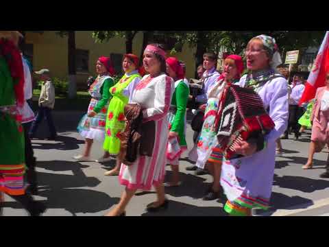 Видео: Йошкар - Ола    Пеледыш Пайрем    Праздничное шествие    2018