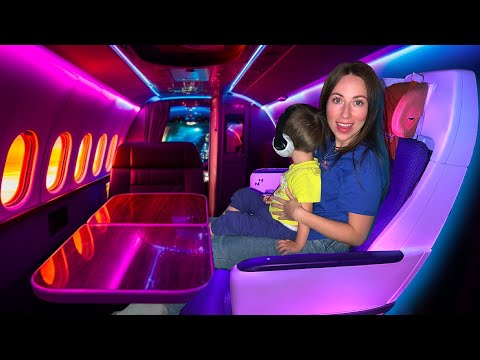 Видео: КОМФОРТ КЛАСС в САМОЛЕТЕ Обзор ЧЕМ КОРМЯТ - ЛЕТИМ Домой Собака Джина Встречает | Elli Di
