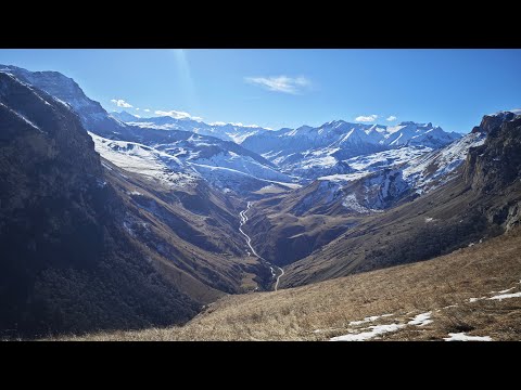 Видео: В горы на ТАНКЕ! Чегемское ущелье. Часть 1. 30 декабря 2023г.