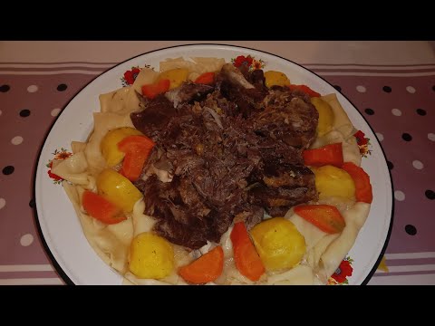 Видео: Жылқы етінен ет асу - Бешбармақ жасау. Қамырын илеп,жаю.