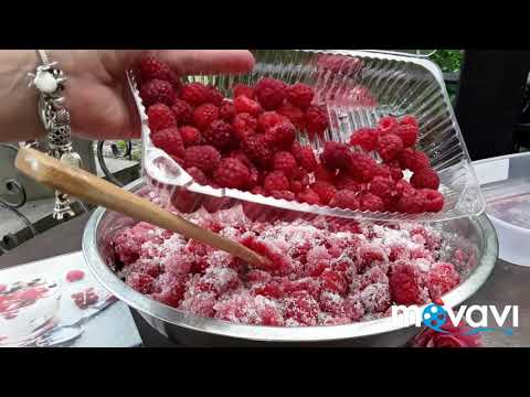 Видео: Малина перетёртая с сахаром, или сырое малиновое варенье