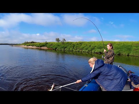 Видео: Как правильно ДУБАСИТЬ ЩУКУ  с женским экипажем))