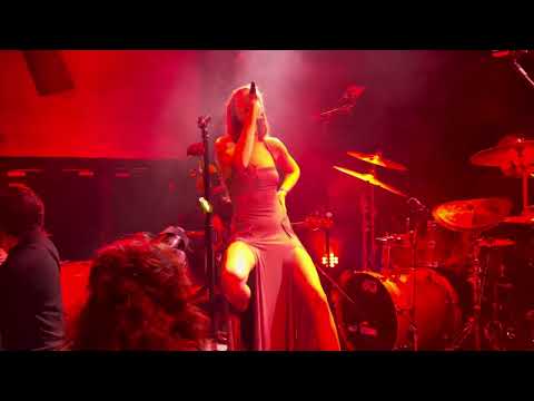 Видео: Луна - Путешествие live Paris France 09.11.24