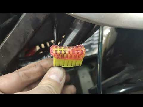 Видео: Проблемы с электрикой на "Дрозде". Знаменитый подсидушечный разъем Honda CBR 1100XX SuperBlackbird.