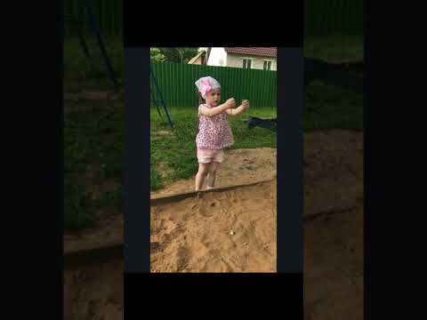 Видео: Поведение ребёнка с РАС в 2,5 года | Стереотипия | Вокализация