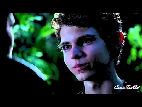 Видео: Тень на стене