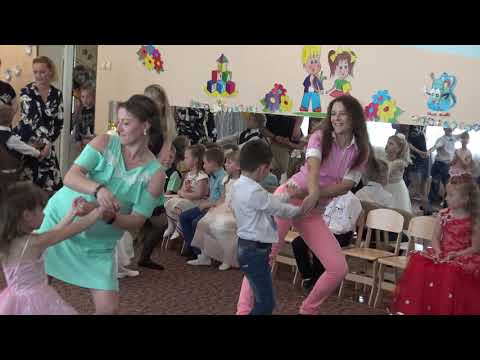 Видео: Танець з батьками (флешмоб)))