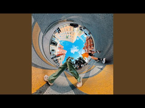 Видео: За дверью