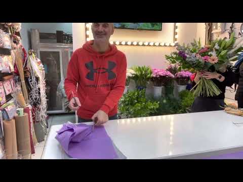 Видео: Как собрать каскадный букет и упаковать его красиво и модно.#bouquet#bouquetflowers #flowers