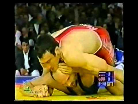 Видео: 76 кг. М. Карданов - М. Линдланд (Сидней 2000)